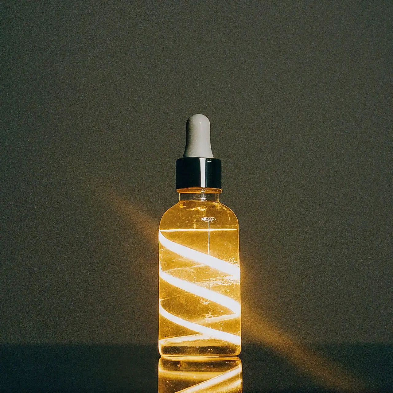 The Secret to Radiant Skin: Unlocking the Power of Skincare Serum